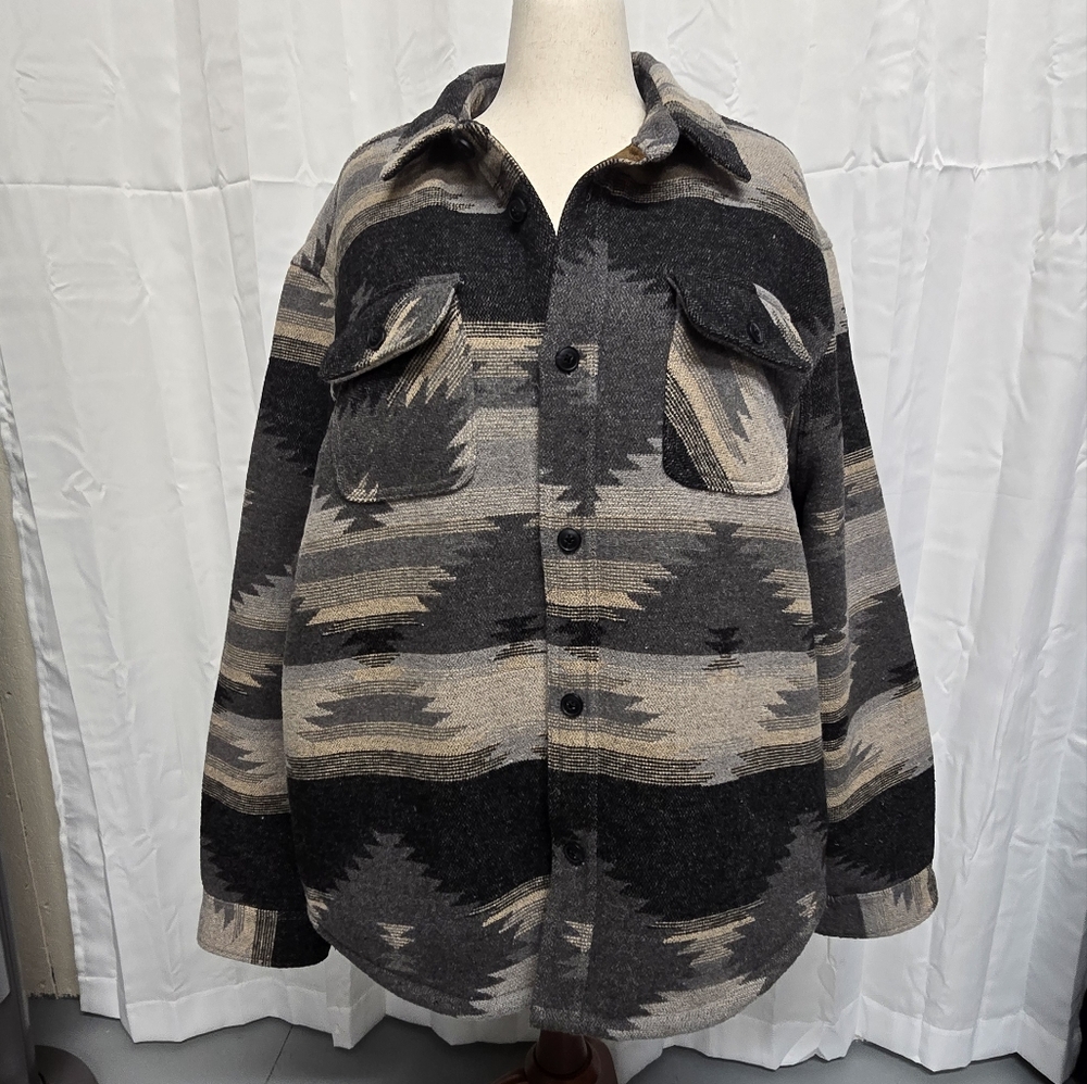 Men's Black and Gray Patterned Fleece Jacket